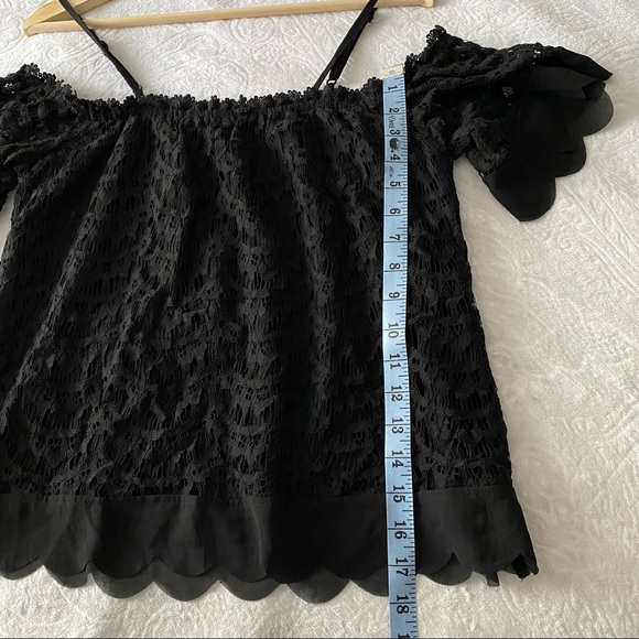 Black Cold Shoulder Semi Cropped Top - Picture 5 of 10